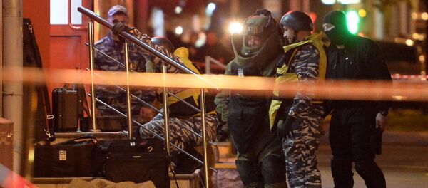 Мужчина, захвативший заложников в офисе МКБ, ликвидирован в ходе спецоперации Мужчина, захвативший заложников в офисе МКБ, ликвидирован в ходе спецоперации - Sputnik Латвия