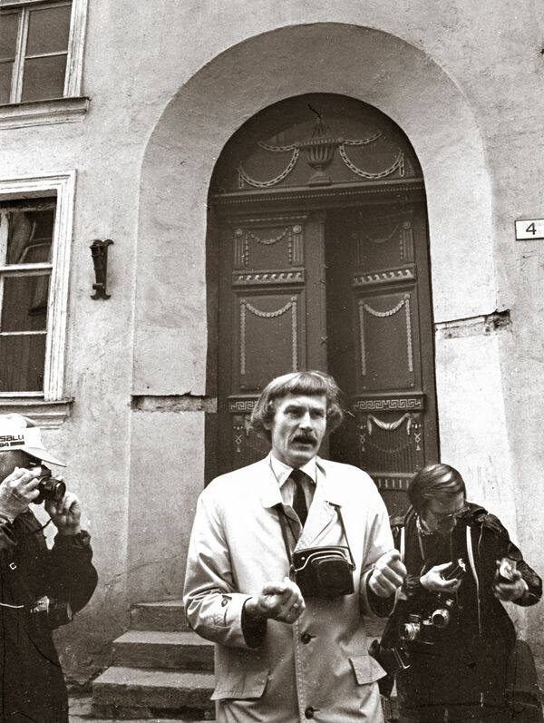 О каждом доме в Старом Таллинне может рассказать только Юри Куускемаа. О каждом доме в Старом Таллинне может рассказать только Юри Куускемаа. - Sputnik Латвия