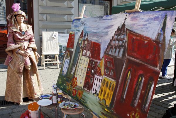 Ольга Евсеева и ее Старая Рига на фестивале Майский граф Ольга Евсеева и ее Старая Рига на фестивале Майский граф - Sputnik Латвия