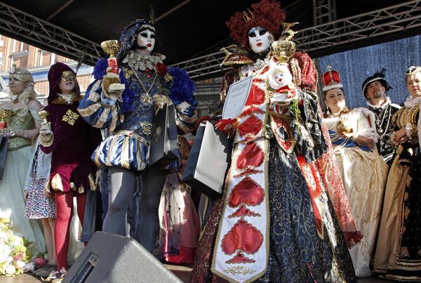 Венецианский карнавал на фестивале Майский граф в Риге Венецианский карнавал на фестивале Майский граф в Риге - Sputnik Латвия