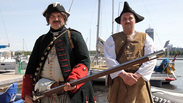 Вячеслав Рукис (слева) из организации eXplorers - Sputnik Латвия