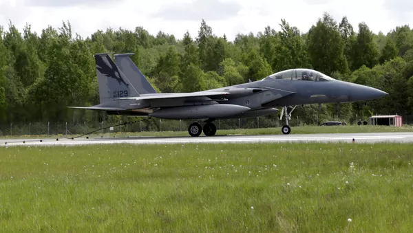 Истребитель F-15 Eagle на военной авиабазе в Лиелварде - Sputnik Latvija
