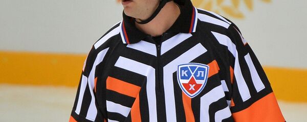 Судья КХЛ Эдуард Одиньш. Архивное фото - Sputnik Латвия