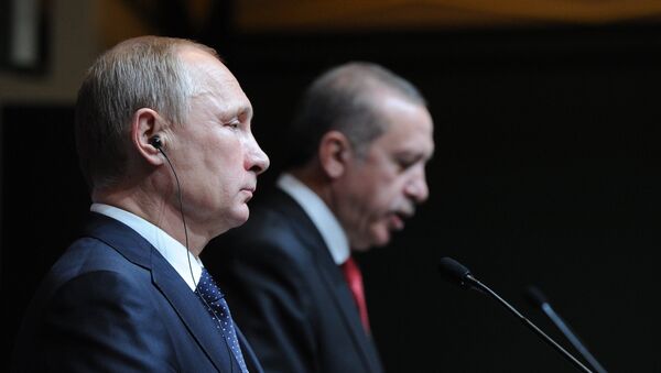 Президент России Владимир Путин и президент Турции Реджеп Тайип Эрдоган. Архивное фото - Sputnik Латвия