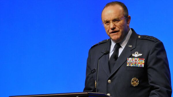 Командующий вооруженных сил США в Европе генерал Филип Бридлав выступает в Орландо - Sputnik Латвия