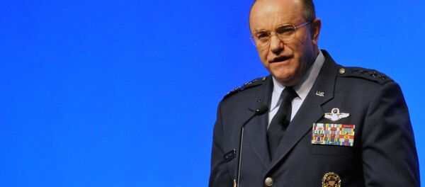Командующий вооруженных сил США в Европе генерал Филип Бридлав выступает в Орландо Командующий вооруженных сил США в Европе генерал Филип Бридлав выступает в Орландо - Sputnik Latvija