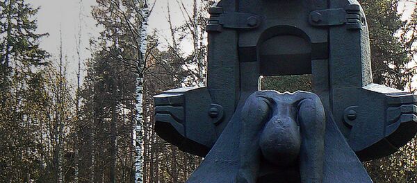 Памятник Молох тоталитаризма - Sputnik Латвия