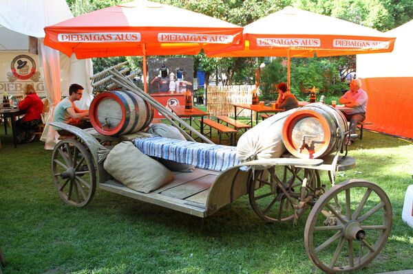 На фестивале пива Latviabeerfest 2016 в Риге На фестивале пива Latviabeerfest 2016 в Риге - Sputnik Латвия