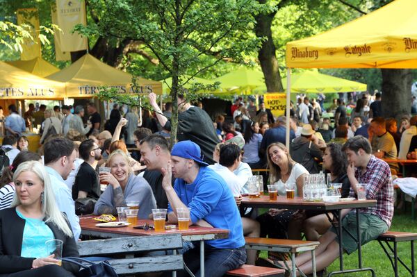 На фестивале пива Latviabeerfest 2016 в Риге На фестивале пива Latviabeerfest 2016 в Риге - Sputnik Латвия