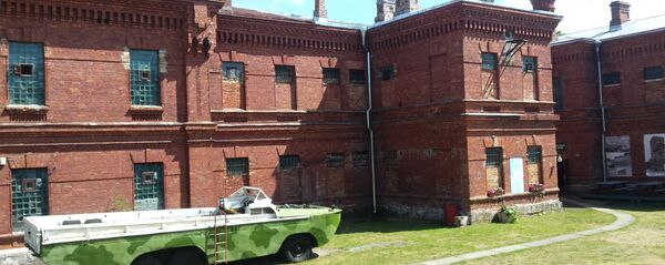 Здание военной тюрьмы в Каросте, Лиепая Здание военной тюрьмы в Каросте, Лиепая - Sputnik Latvija