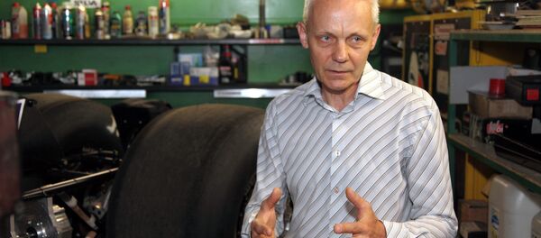 Андрис Дамбис: И я, как гонщик, вижу многие преимущества электромобилей: они сходу набирают большую скорость! - Sputnik Латвия