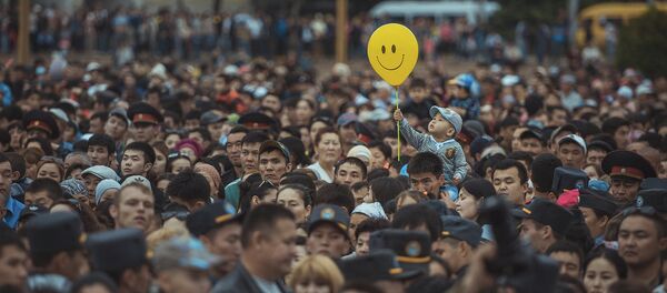Tabildi Kadirbekovs ieņēma trešo vietu konkursā – viņa uzņēmums, kurā iemūžināts kadrs no Mātes dienai veltītā koncerta Kirgizstānas galvaspilsētā, tika atzīts par vienu no labākajiem. - Sputnik Latvija