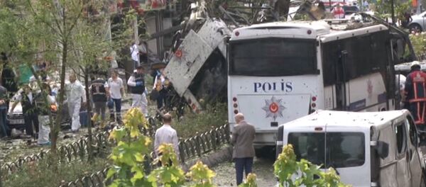 Кадры с места взрыва у автобусной остановки в центре Стамбула  - Sputnik Латвия