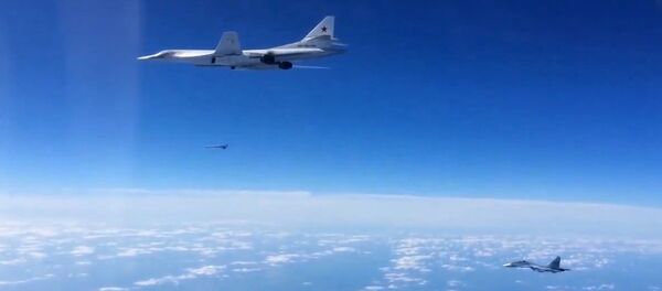 Боевые вылеты Дальней авиации ВВС РФ по объектам террористов в Сирии Боевые вылеты Дальней авиации ВВС РФ по объектам террористов в Сирии - Sputnik Latvija