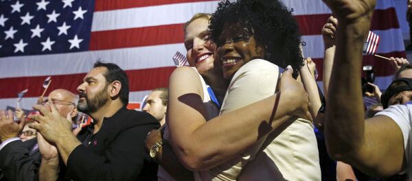 Сторонники кандидата в президенты США от Демократической партии Хиллари Клинтон Сторонники кандидата в президенты США от Демократической партии Хиллари Клинтон - Sputnik Latvija