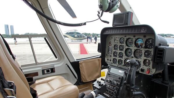В кабине вертолета В кабине вертолета - Sputnik Латвия