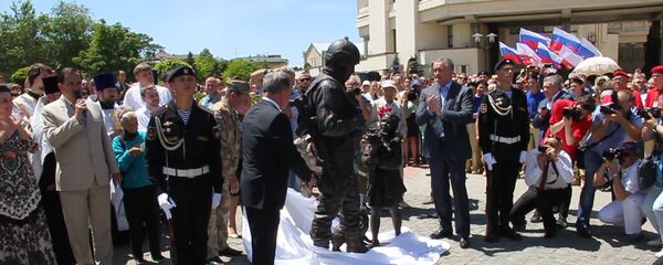 Krimā atklāts piemineklis pieklājīgajiem cilvēkiem - Sputnik Latvija