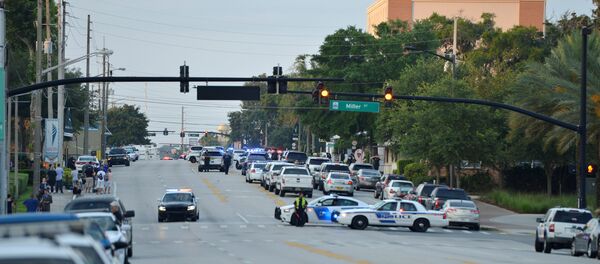 Полицейская операция на месте стрельбы в Орландо, США - Sputnik Latvija