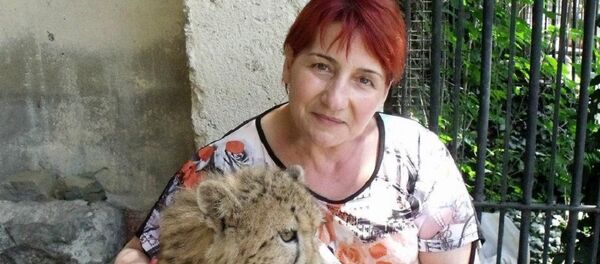 Гулико Читадзе, главная няня-смотрительница тбилисского зоопарка - Sputnik Латвия