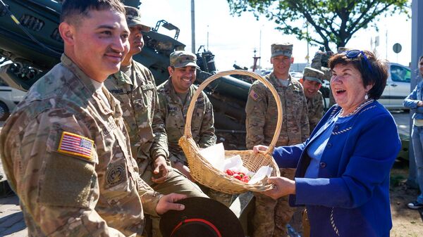 Военная техника армии США в Риге - Sputnik Латвия