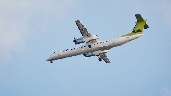 Самолет Bombardier компании AirBaltic - Sputnik Латвия