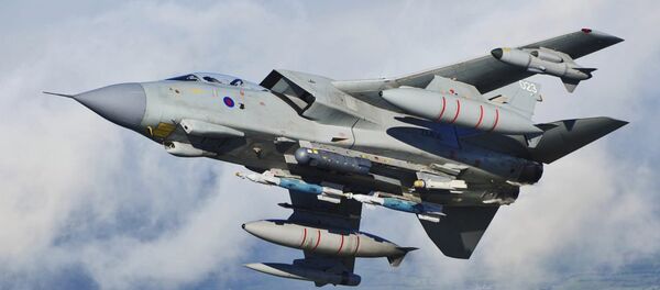 Lielbritānijas kara lidmašīna Tornado GR4 Lielbritānijas kara lidmašīna Tornado GR4 - Sputnik Latvija