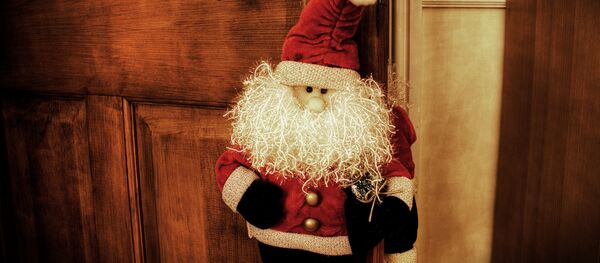 Рождественская игрушка Санта Клаус Рождественская игрушка Санта Клаус - Sputnik Латвия