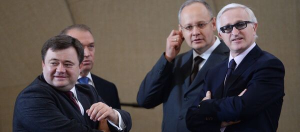 Президент Российского союза промышленников и предпринимателей Александр Шохин и заместитель главы управления делами президента Петр Фрадков Президент Российского союза промышленников и предпринимателей Александр Шохин и заместитель главы управления делами президента Петр Фрадков - Sputnik Latvija