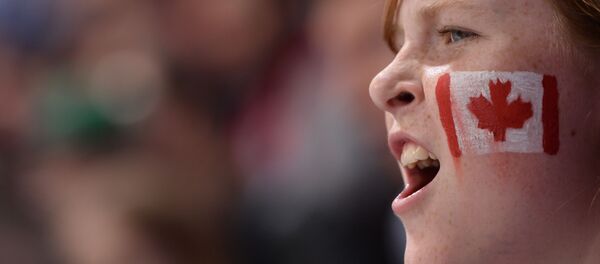 Болельщик сборной Канады по хоккею. - Sputnik Латвия