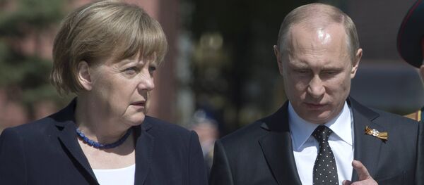 Президент Российской Федерации Владимир Путин и канцлер ФРГ Ангела Меркель Президент Российской Федерации Владимир Путин и канцлер ФРГ Ангела Меркель - Sputnik Latvija