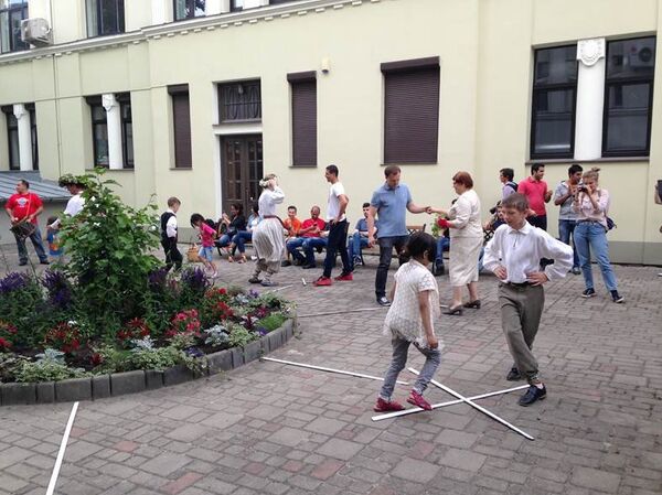 Особенно праздник понравился детям Особенно праздник понравился детям - Sputnik Латвия