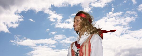 Девушка в финском национальном костюме - Sputnik Латвия