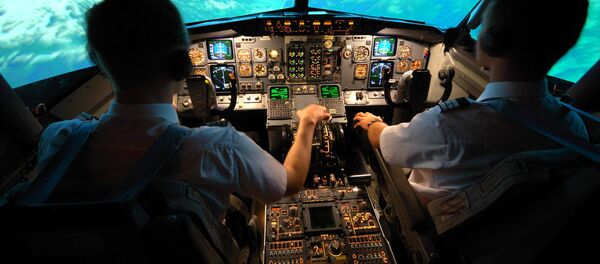 Внутри кабины – симулятора Боинга 737 - Sputnik Латвия