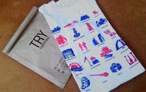 Футболки-путеводители  для туристов по Киргизии - Sputnik Латвия