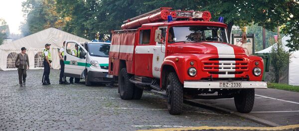 Ugunsdzēsēju un policijas automašīnas. Ilustratīva fotogrāfija - Sputnik Latvija