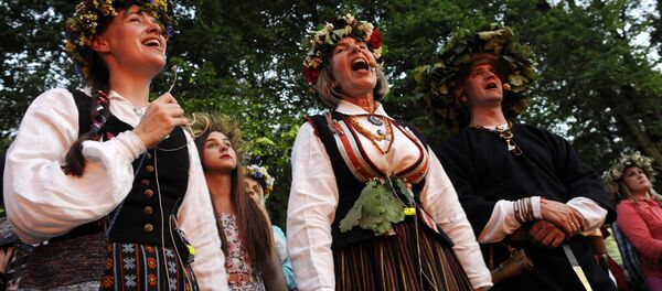 Праздник Лиго в Дзегужкалнсе - Sputnik Латвия