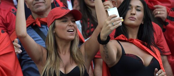 Селфи на чемпионате Европы - 2016. Селфи на чемпионате Европы - 2016. - Sputnik Латвия