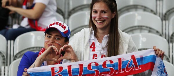 BBC filma par futbola faniem. Foto no arhīva BBC filma par futbola faniem. Foto no arhīva - Sputnik Latvija