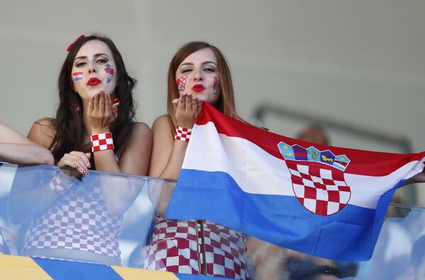 Болельщицы Хорватии перед матчем - Sputnik Латвия