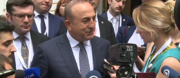 Turcijas ārlietu ministrs priecājas par attiecību normalizāciju ar Krieviju Turcijas ārlietu ministrs priecājas par attiecību normalizāciju ar Krieviju - Sputnik Latvija