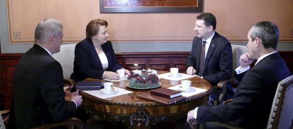 Встреча президента Латвии с премьер-министром Страуюма - Sputnik Латвия