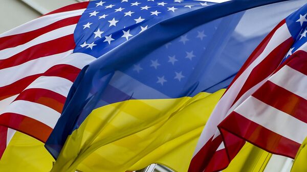 Флаги США и Украины - Sputnik Latvija