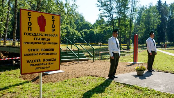 Латвийско - белорусская граница на Кургане Дружбы - Sputnik Латвия