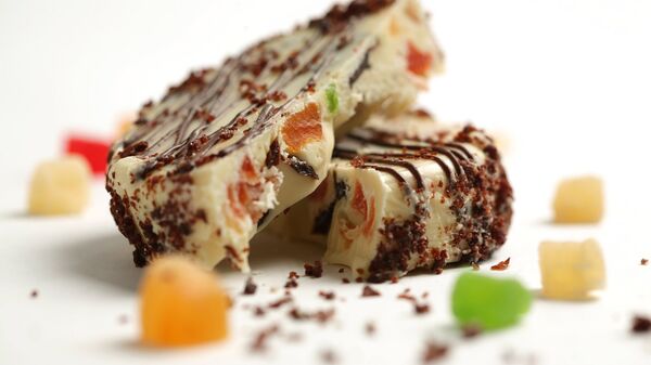 Шоколад с орехами, курагой, сухофруктами - и со вкусом Рождества - Sputnik Латвия