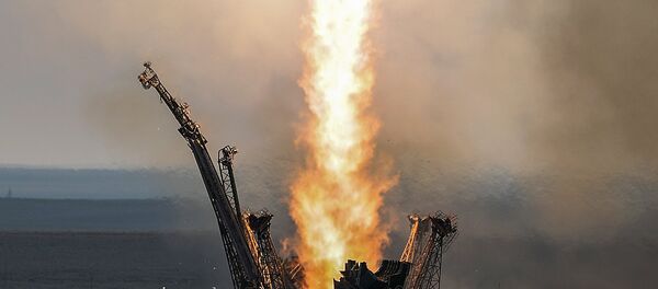 Пуск ракеты-носителя Союз-ФГ с транспортным пилотируемым кораблем Союз МС с космодрома Байконур Пуск ракеты-носителя Союз-ФГ с транспортным пилотируемым кораблем Союз МС с космодрома Байконур - Sputnik Latvija