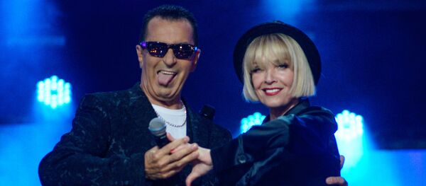 Лайма Вайкуле и Александр Буйнов на фестивале Рандеву в Юрмале, 2016 Лайма Вайкуле и Александр Буйнов на фестивале Рандеву в Юрмале, 2016 - Sputnik Latvija