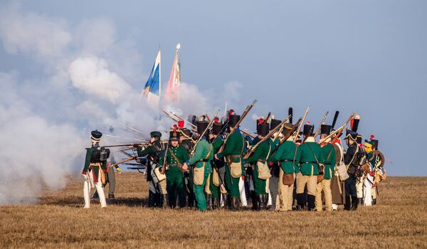 Фрагмент реконструкции исторического сражения Фрагмент реконструкции исторического сражения - Sputnik Латвия