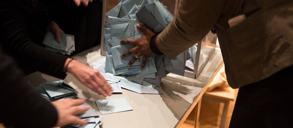 Biļetenu skaitīšana. Foto no arhīva - Sputnik Latvija