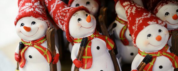 Фигурки снеговиков Фигурки снеговиков - Sputnik Латвия