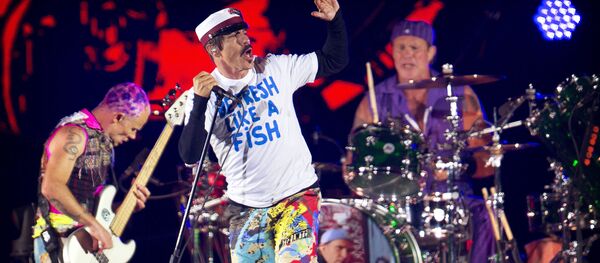 Американская группа Red Hot Chili Peppers во время выступления в Дании Американская группа Red Hot Chili Peppers во время выступления в Дании - Sputnik Latvija